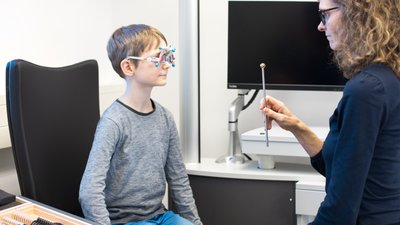 Zertifikatskurse Augenoptik / Optometrie: Spezialist*in für Binokularsehen (FH)