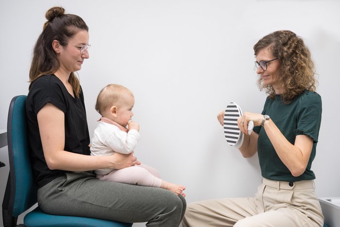 Einleitungsbild: Kinderoptometrie - Grundlagen: Refraktion und Korrektion von Kindern